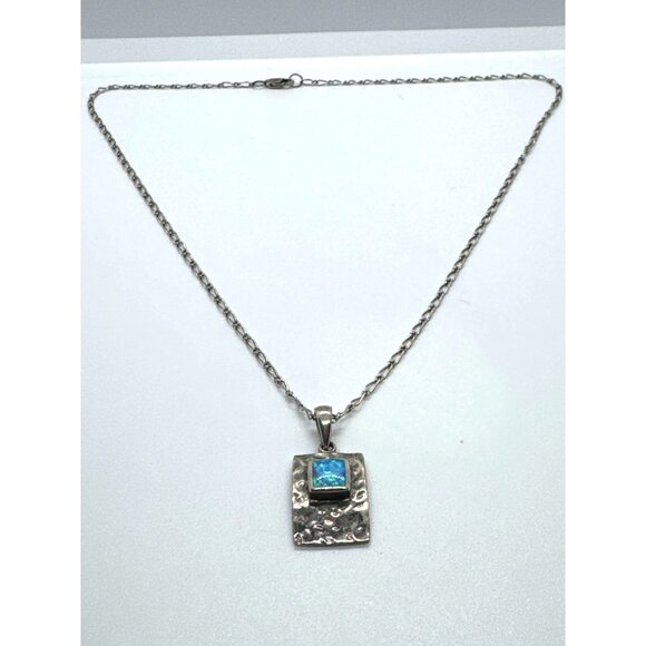 Sterling Silver 925 Necklace Artisan Hammered Pendant Blue Opal Style Inlay 16" - Picture 3 of 11